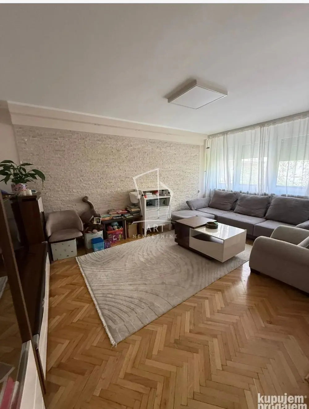 Beograd Voždovac Četvorosoban stanovi 750 evra 