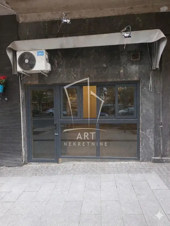 Beograd Savski Venac poslovni prostor 750 evra 