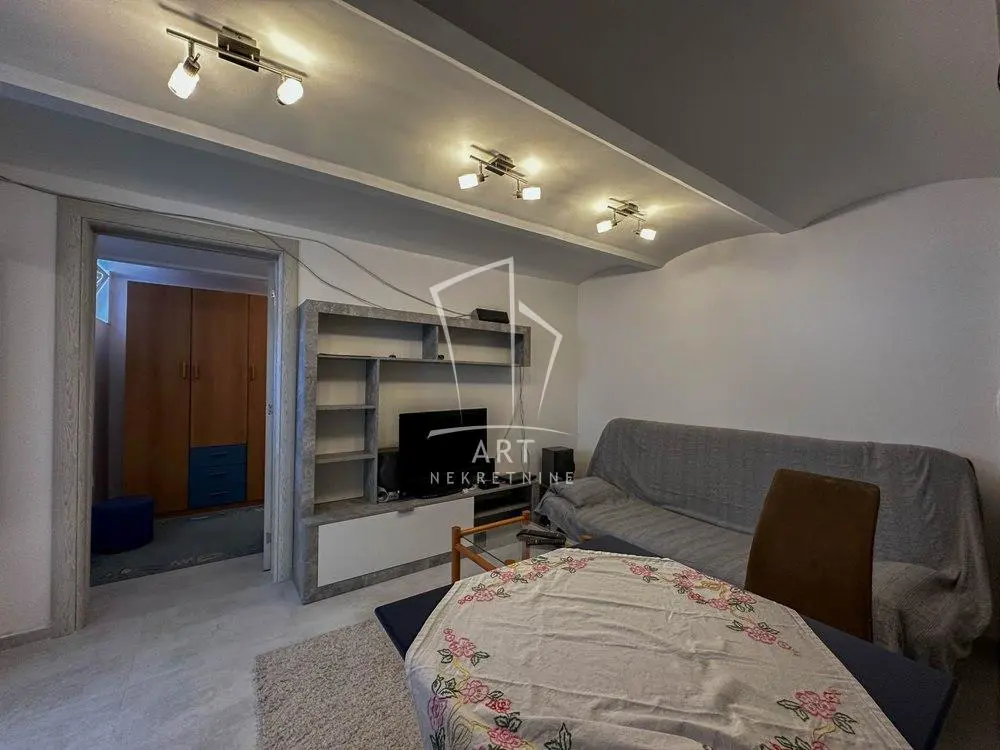 Beograd Zvezdara kuće 203500 evra 