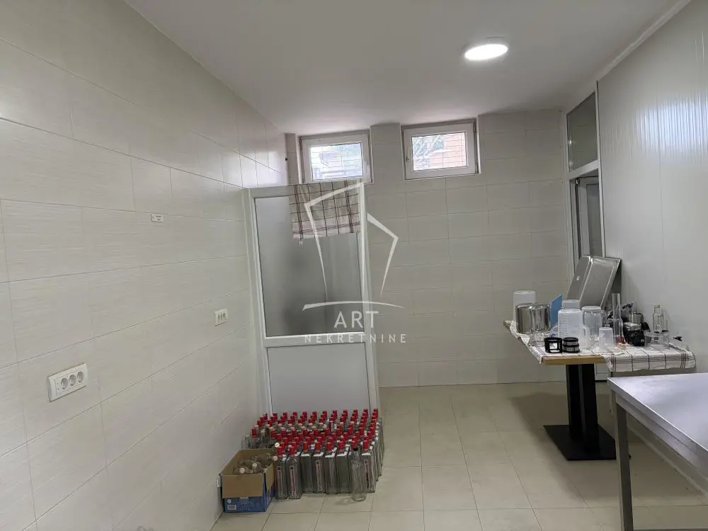 Beograd Zemun poslovni prostor 300 evra 