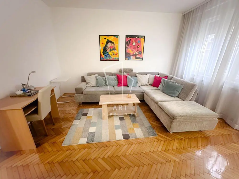 Dvosoban stanovi Vračar Krunski venac 900 evra 
