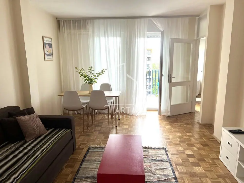 Beograd Vračar Trosoban stanovi 1200 evra 