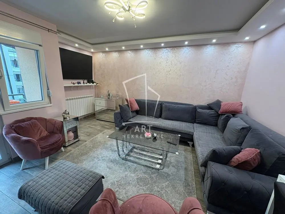 Dvosoban stanovi Voždovac Pašino i Lekino brdo 680 evra 