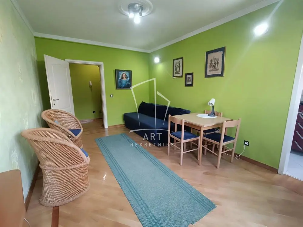 Jednosoban stanovi Voždovac Voždovac lokacija 450 evra 
