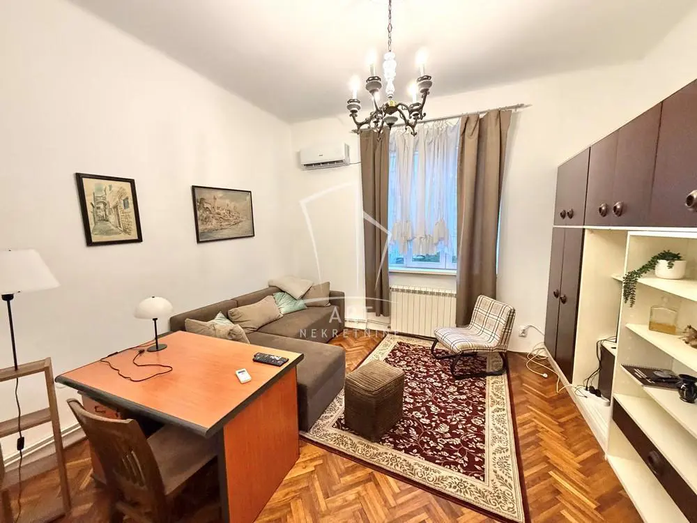 Dvosoban stanovi Vračar Južni bulevar 600 evra 