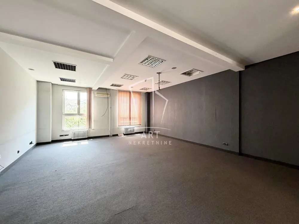 poslovni prostor Palilula Botanička bašta 2400 evra 