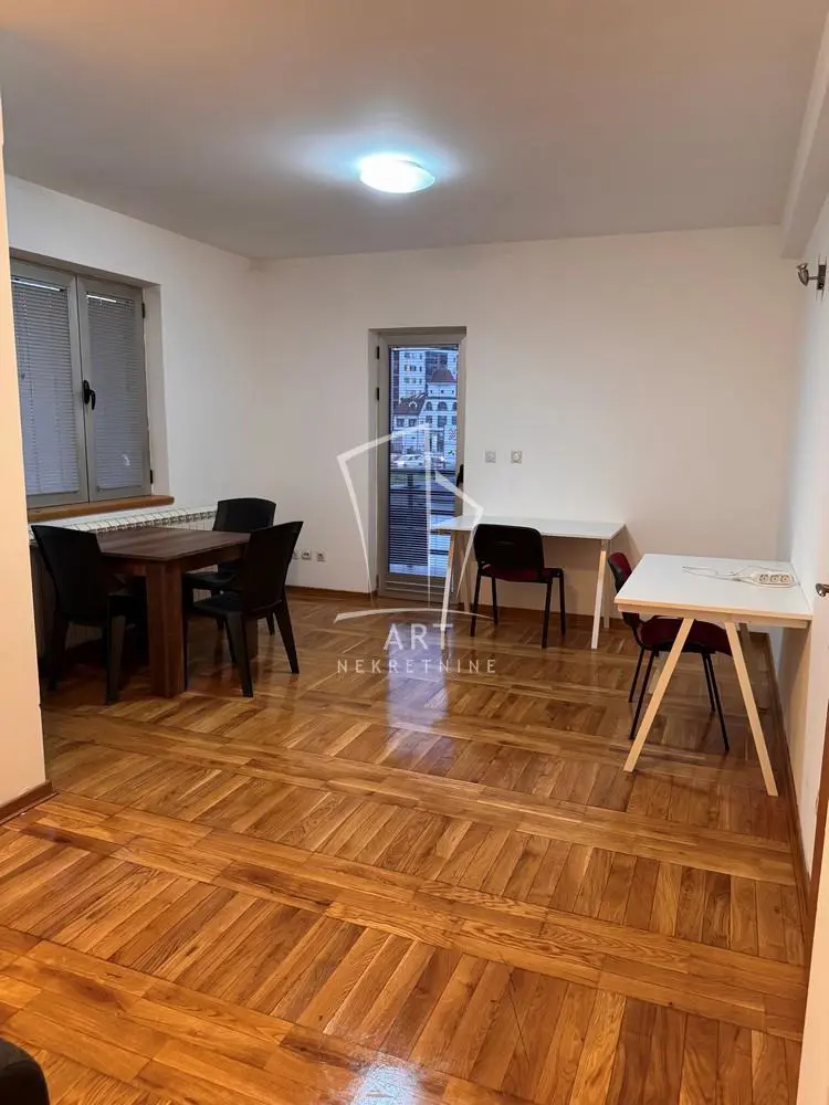 Trosoban stanovi Zemun Altina 790 evra 